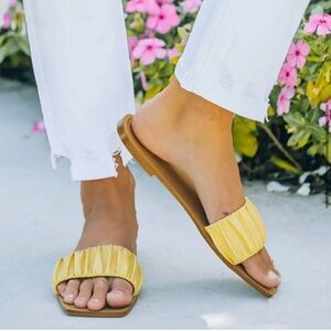 OASIS SOCIETY Ruched Faux Leather Banded Slide Squared-Toe Sandal